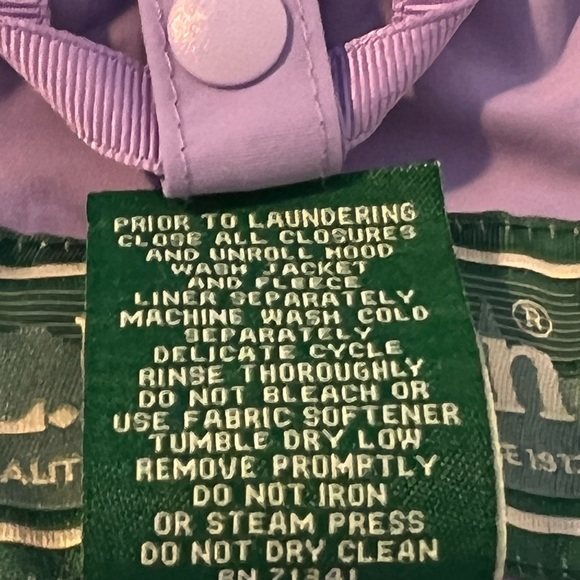 Vintage L.L. Bean Winter Jacket w/ a Hood & Pockets; in Excellent Condition! - Picture 5 of 11